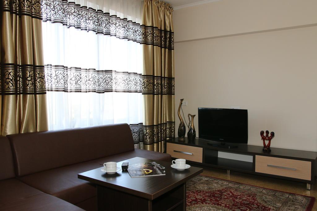 Kausar Hotel Almaty Quarto foto