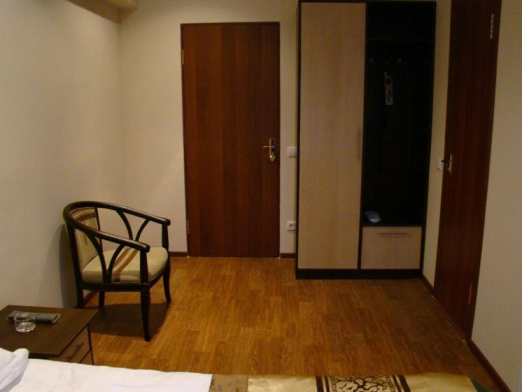 Kausar Hotel Almaty Quarto foto